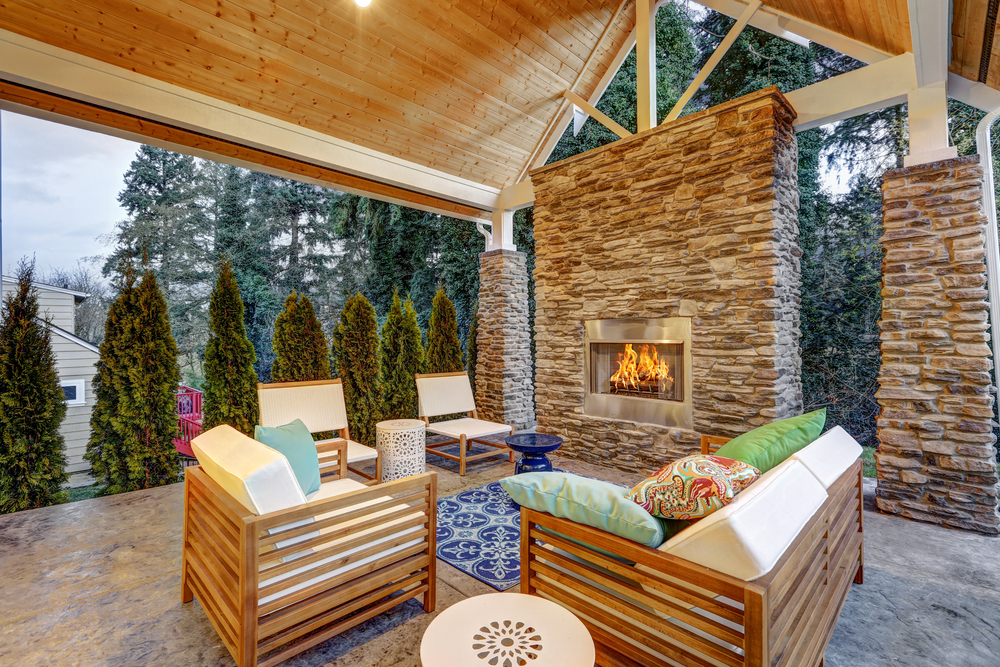 Cozy Up to Winter: Why an Outdoor Fireplace is Perfect for Northeast Florida’s Chilly Nights